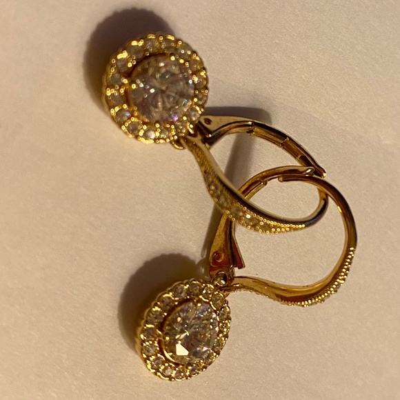 Vintage Gold Huggie Earrings - Picture 3 of 3